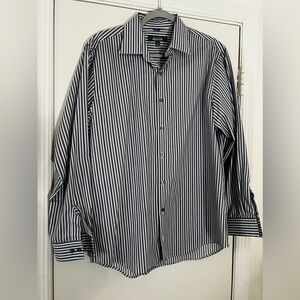 Kenneth Cole Black and White Striped Button Down Long Sleeve Shirt
Size 16